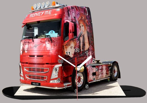 Camion décoré Volvo Mylène Farmer 01