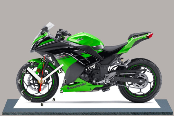 Kawasaki Z 900 verte et noire en miniature moto horloge AUTO HORLOGE
