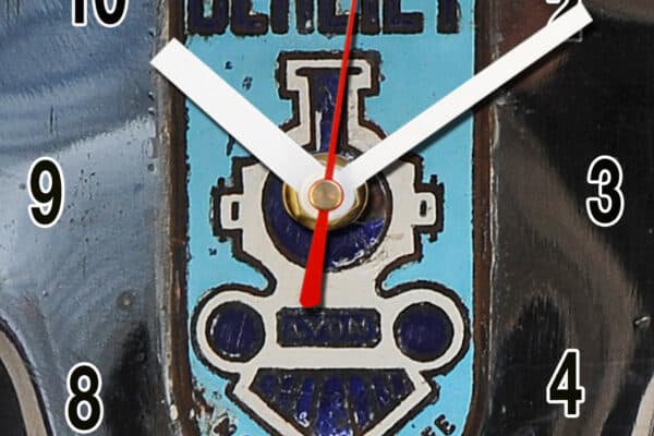 logo Berliet 04 en horloge murale
