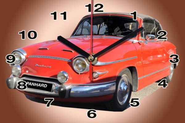 Panhard pl 17 -01 en horloge murale