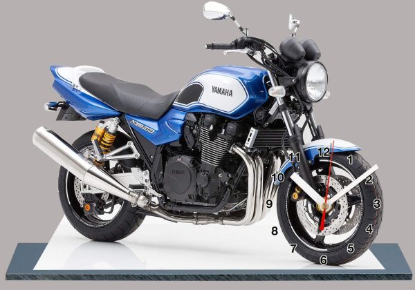 Yamaha 1300 XJR -05, moto en horloge miniature
