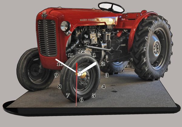 Tracteur Massey Ferguson en horloge miniature 01
