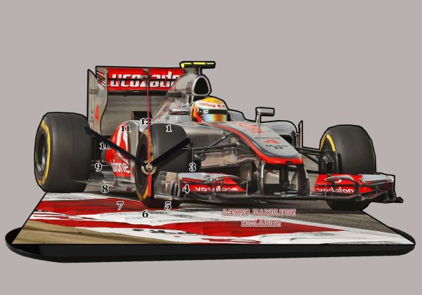 Lewis Hamilton sur Formule F1 McLaren-02