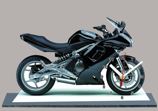 Moto, Kawasaki ER6F noir en horloge 02