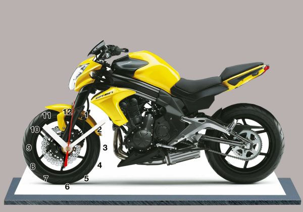 Moto, Kawasaki ER6N jaune en horloge 17