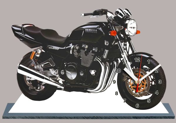 Moto, Yamaha 1200 XJR noir -14 en horloge miniature