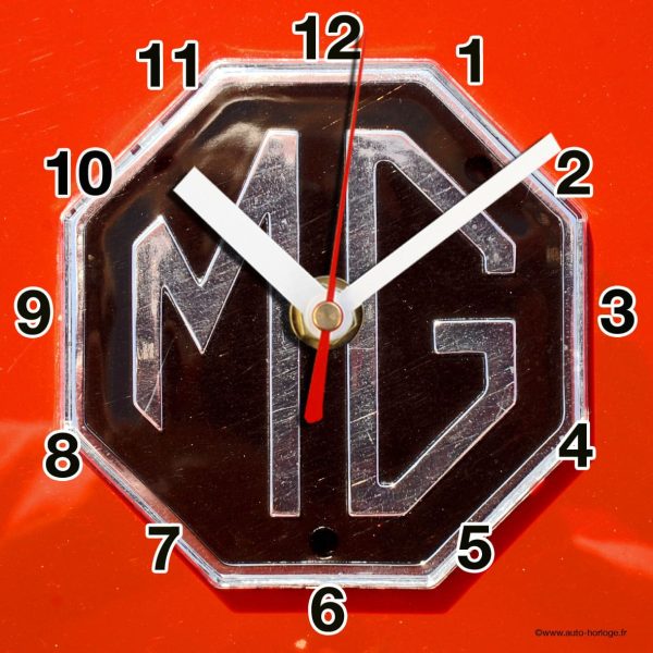 logo MG  en horloge murale 03